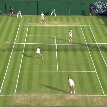 La nueva manera (y la más sucia) de ganar un punto en dobles 