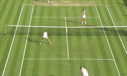 La nueva manera (y la más sucia) de ganar un punto en dobles 