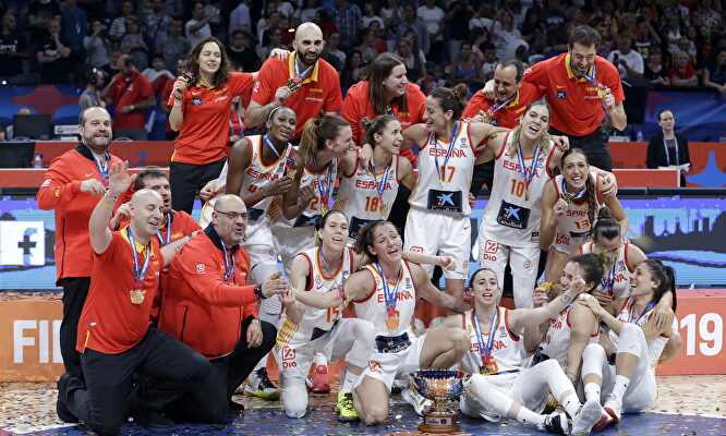Las jugadoras españolas celebrando |  Twitter