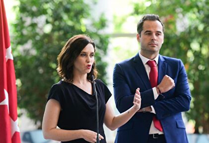 Ayuso y Aguado durante la presentación de su pacto este lunes. |  PP