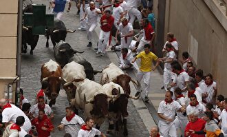 Los toros de José Escolar protagonizan el tercer encierro de los sanfermines 2019 |  EFE