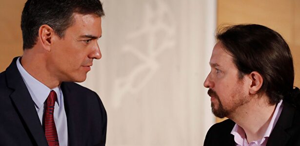 Pedro Sánchez y Pablo Iglesias en el Congreso. | EFE