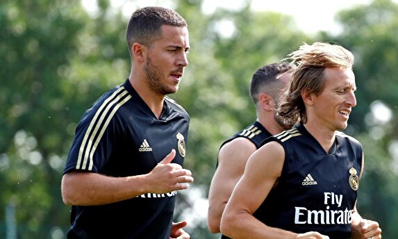 Dupont pone firmes a los jugadores del Madrid a su llegada a Montreal