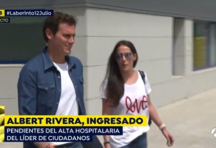 Albert Rivera sale del hospital acompañado de Malú