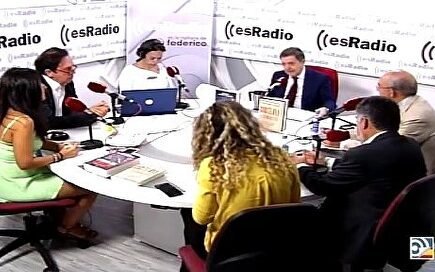 Tertulia de Federico: Sánchez quiere reformar la Constitución y se abre a Podemos