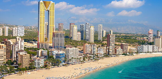 Costa de Benidorm | Alamy