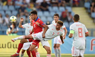 España se impuso a la anfitriona |  UEFA