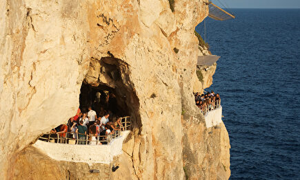 Playas perdidas o una discoteca en una cueva: 12 razones por las que Menorca es un paraíso terrenal