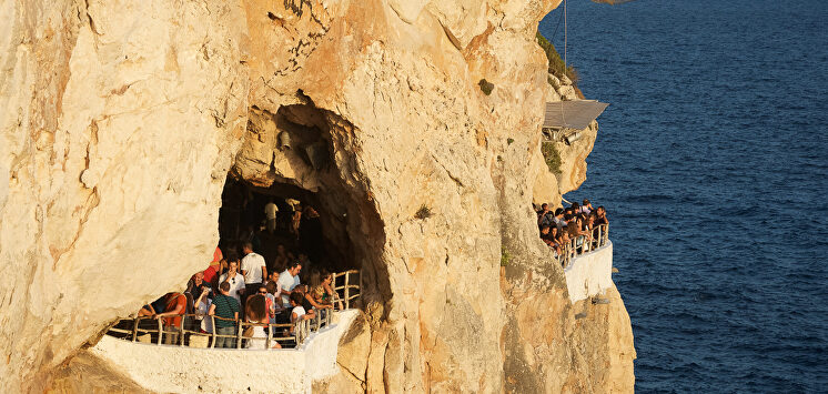 Playas perdidas o una discoteca en una cueva: 12 razones por las que Menorca es un paraíso terrenal