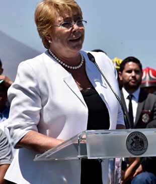 Y Bachelet movió sus nalgas
