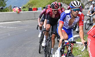 Thibaut Pinot se impone en la etapa 14 del Tour de Francia. |  Cordon Press
