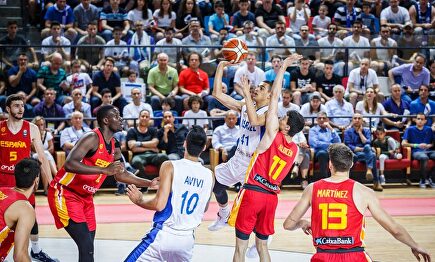 España sucumbe ante la anfitriona y rocosa Israel. |  FEB