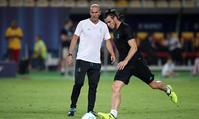 Zidane y Bale durante un entrenamiento con el Real Madrid. |  Cordon Press