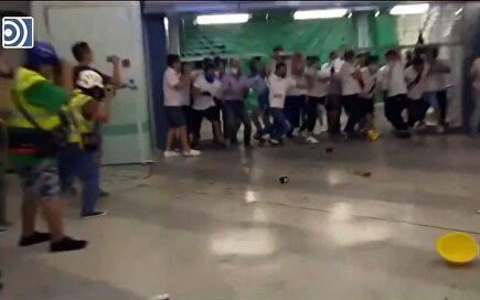 Brutal ataque a decenas de manifestantes que pedían democracia en Hong Kong