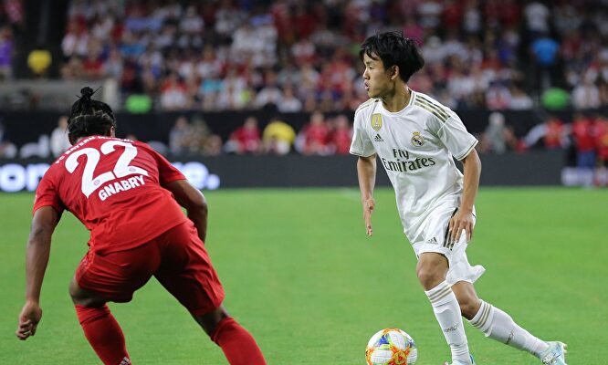Takefusa Kubo durante el último encuentro de pretemporada del Real Madrid. |  EFE