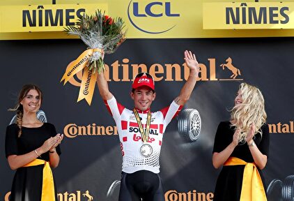 Ewan suma su segunda victoria en Nimes y Alaphilippe conserva el liderato