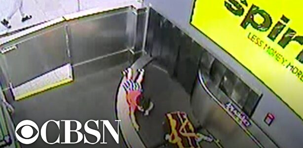 Un niño es 'atrapado' por la cinta transportadora de las maletas en un aeropuerto 