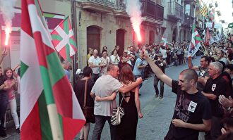 Homenaje a un terrorista de ETA excarcelado |  EFE