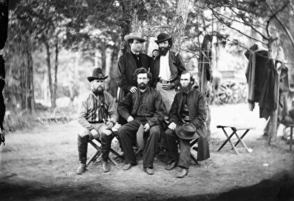 El capellán William Corby, abajo a la derecha, durante la Guerra de Secesión |  Cordon Press