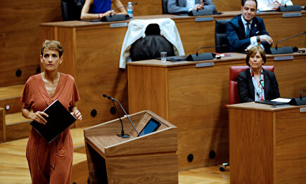 María Chivite, durante su intervención en su sesión de investidura. |  EFE