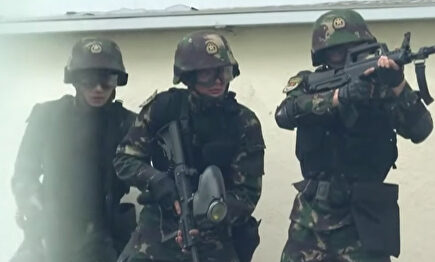 El ejército chino difunde un vídeo propagandístico para intimidar a los manifestantes de Hong Kong