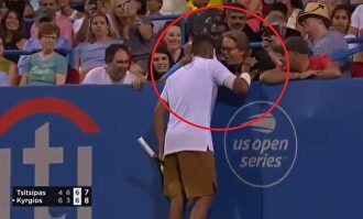 El último show de Kyrgios: pregunta dónde sacar a un aficionado y termina ganando el partido