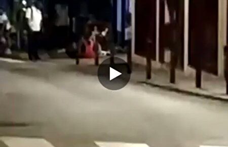 Brutal paliza a un joven para robarle un patinete