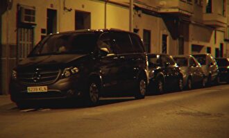 Jóvenes separatistas se lanzan ahora al terrorismo callejero contra los coches de alquiler