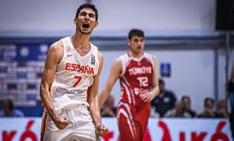 Santi Aldama celebra una canasta en la final del pasado Eurobasket u 18 en Grecia | FIBA