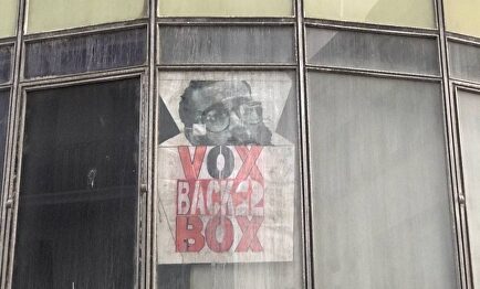 Cartel contra Ortega Lara en Burgos. |  @Vox_Burgos