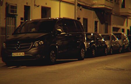 Jóvenes separatistas se lanzan ahora al terrorismo callejero contra los coches de alquiler