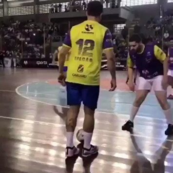 Humilló tanto al rival con un regate que tuvo que pedirle perdón 