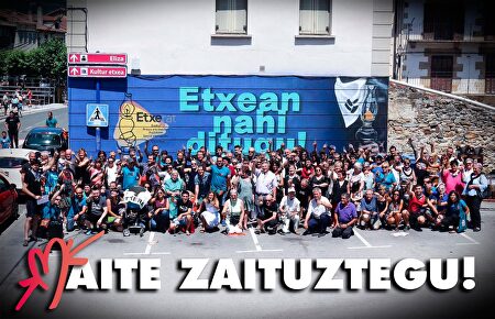 Brindis por los presos de ETA en Echarri Aranaz este sábado |  Twitter: @andermgt