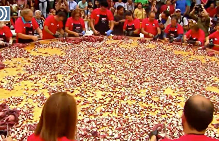 500 kilos de pulpo: la tapa más grande de mundo se repartirá en Orense