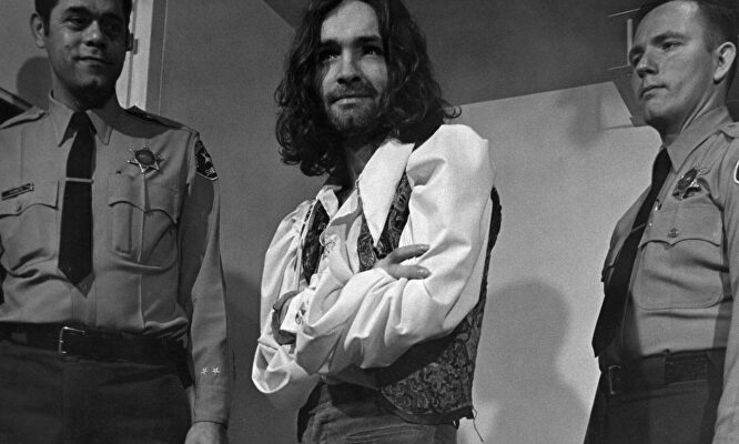 Charles Manson, arrestado por los crímenes que incitó a realizar |  Cordon Press