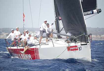 Así fue el tercer triunfo del DK46 Estrella Damm en la Copa del Rey de Vela