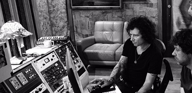 Bunbury, en su estudio, trabajando en su nuevo disco |  Jose Girl