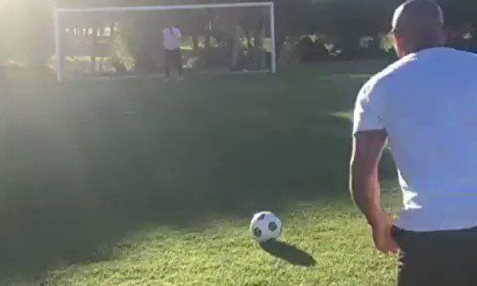 Así la pega Roberto Carlos a sus 46 años: la bomba inteligente que arrasa en Twitter