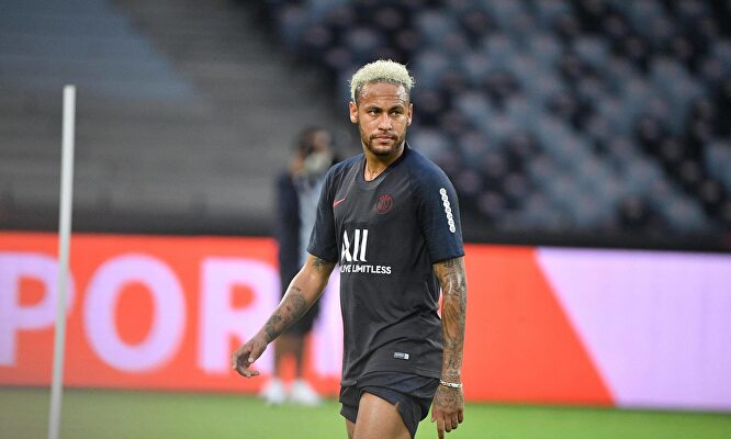 Neymar, en un entrenamiento con el París Saint-Germain. |  Cordon Press