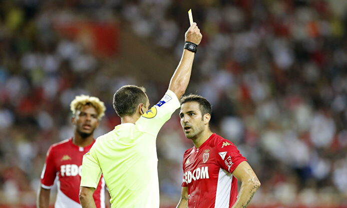 ¿Debió ser expulsado Cesc Fabregas? Indignación total en el Mónaco