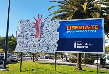 Los geniales carteles electorales de un partido portugués: "Eres liberal y no lo sabes"