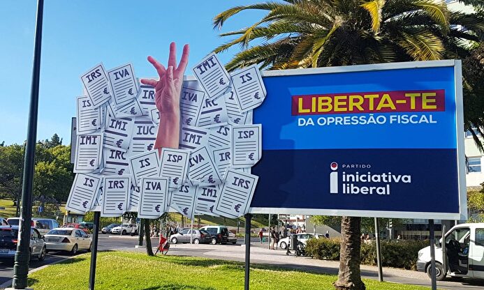 Los geniales carteles electorales de un partido portugués: "Eres liberal y no lo sabes"