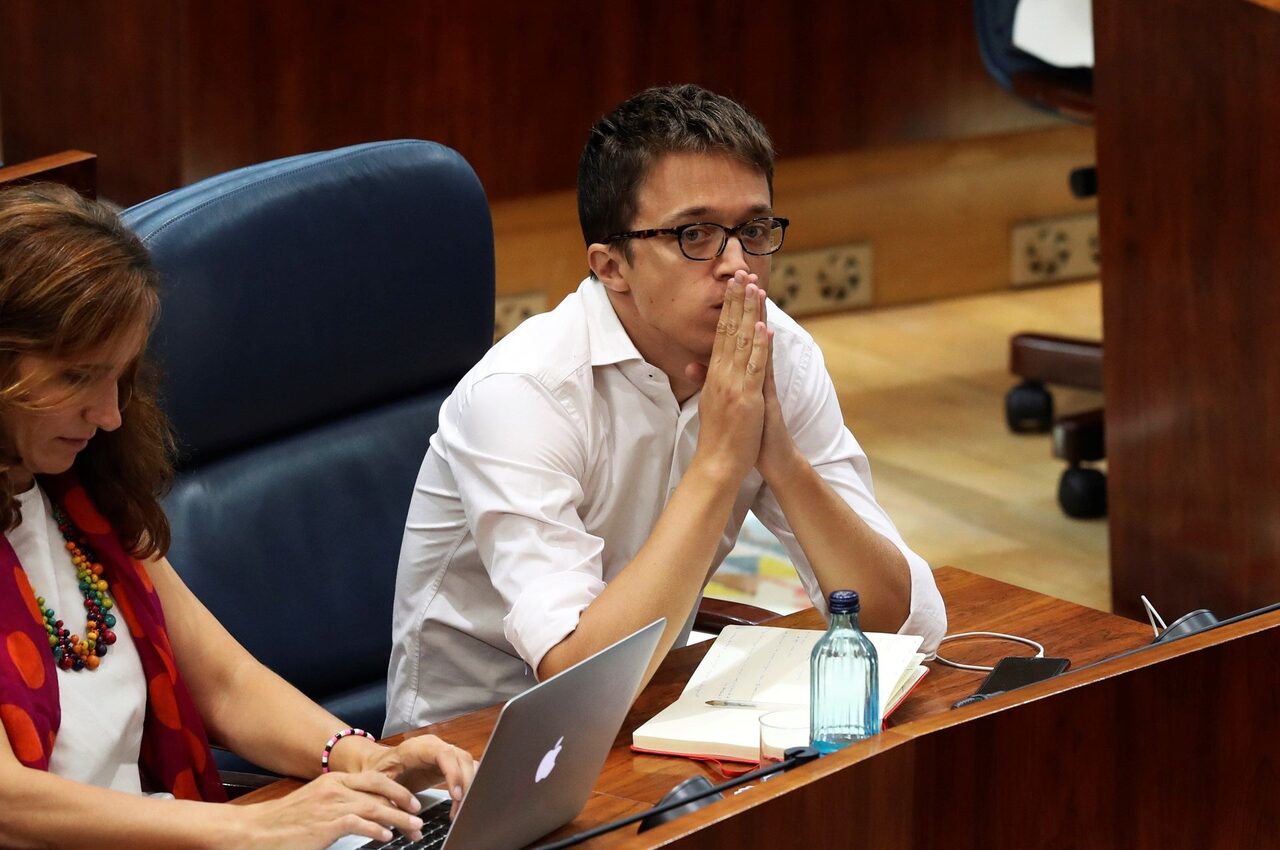 El líder de Más Madrid, Íñigo Errejón, durante el pleno de investidura en la Asamblea de Madrid. |  EFE