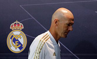 Zidane comienza a ponerse serio |  EFE