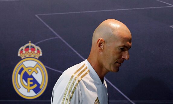 Zidane en rueda de prensa en la Ciudad Real Madrid |  EFE