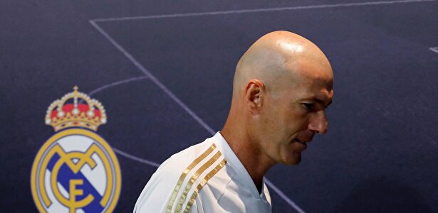 Zidane en rueda de prensa en la Ciudad Real Madrid |  EFE