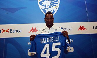 Balotelli, el día de su presentación con el Brescia | EFE