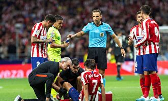 Joao Felix se marchó tocado |  EFE