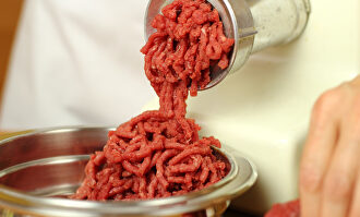 La bacteria puede encontrarse en la carne cruda. |  Flickr/CC/USDAgov