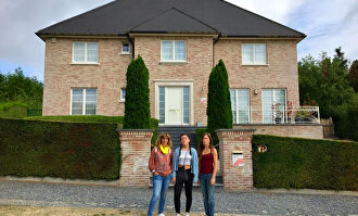 La decepcionada independentista y su familai. |  Twitter 